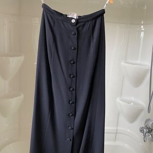 Jaeger UK Size 12 Black wool Skirt